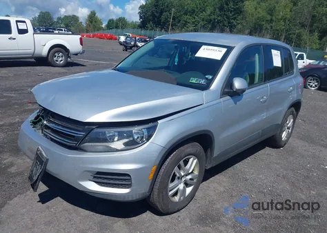 2012 Volkswagen Tiguan Le z USA, uszkodzony, nr VIN WVGAV7AX0CW560866